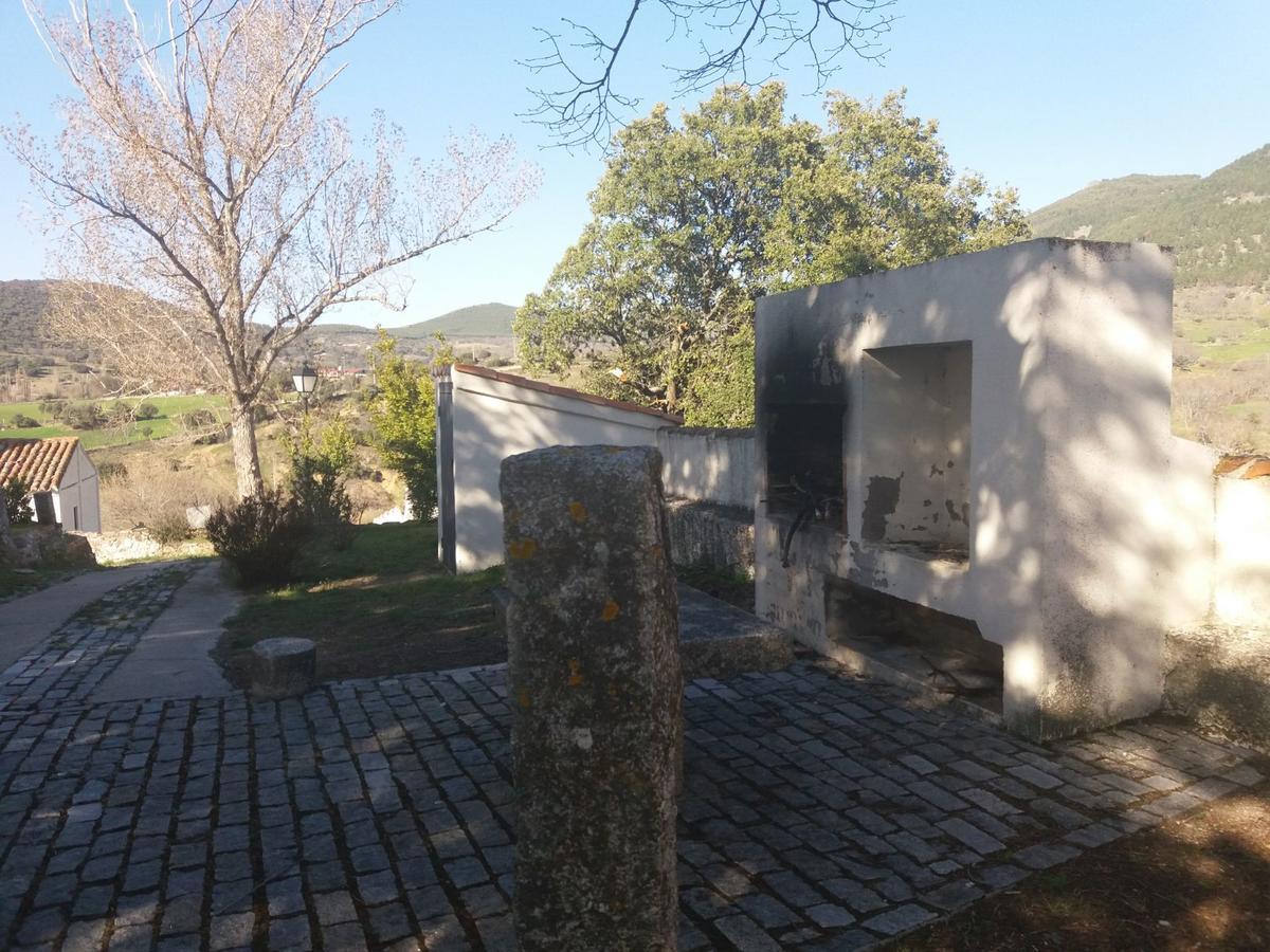 Casa Rural De Benjamin Palencia Villafranca de la Sierra Eksteriør billede