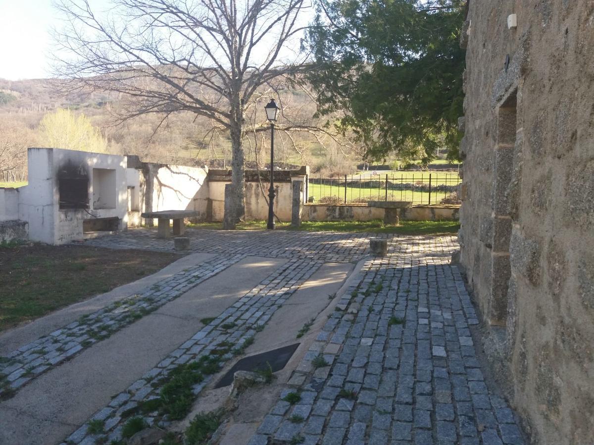 Casa Rural De Benjamin Palencia Villafranca de la Sierra Eksteriør billede